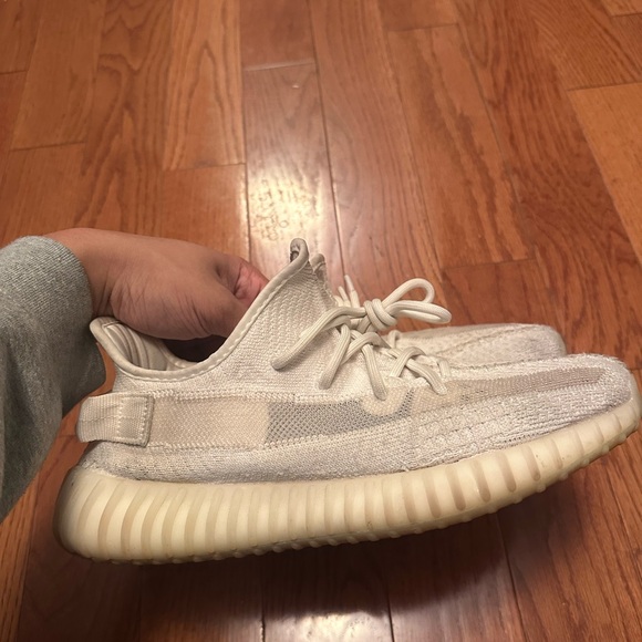 Yeezy Boost 350 V2 Sneakers